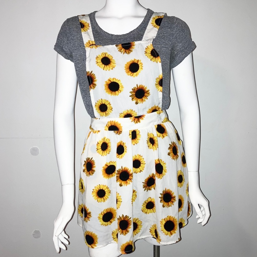 Derek heart sunflower skirt overall 🌻